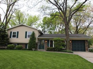 38 Red Haw Ln, Lake Zurich, IL 60047