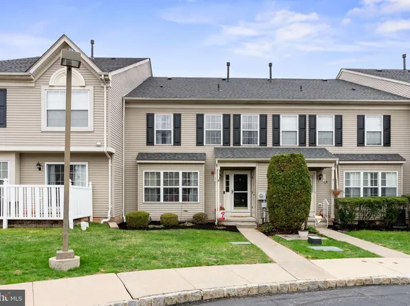1102 Cherry Wood Ct #1102, Phoenixville, PA 19460