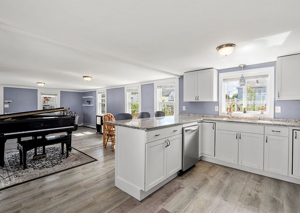 112 Bowden St, Lowell, MA 01852 Zillow