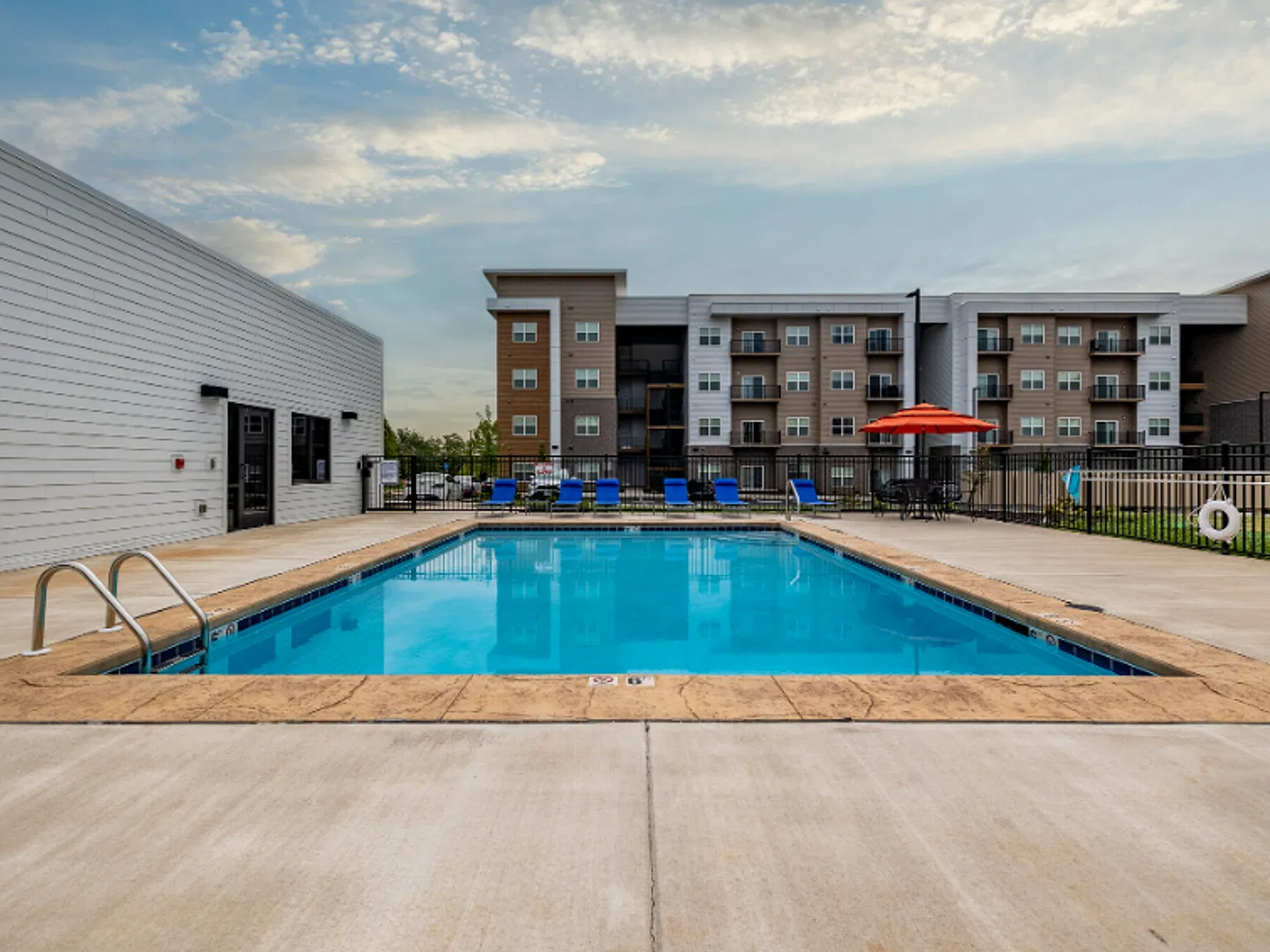 Finley Ridge Apartments — Photo 2