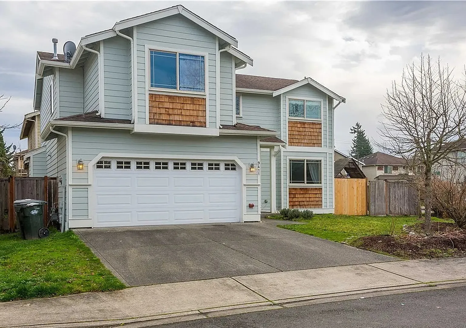 Beautiful Tacoma 4-Bedroom! Apply Today! — Photo 1