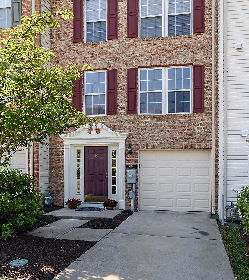 3 bed, 2.5 bath, 2000 sqft, $3,200 — Photo 2