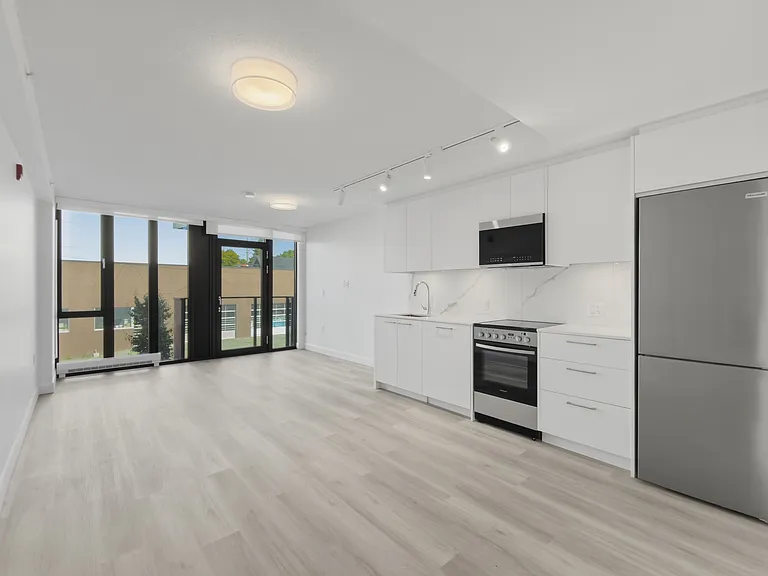 2511 Carolina St — Photo 43