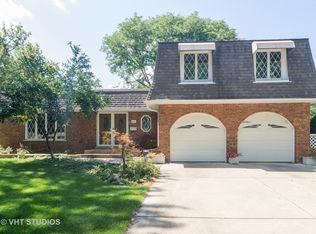 446 N Willow Wood Dr, Palatine, IL 60074