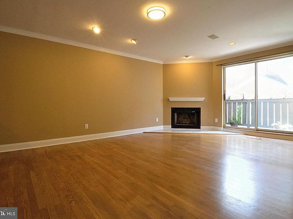 3rd image of 212-24 S 24th St #2417