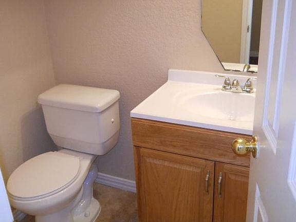 5th image of 2505 Boardwalk Dr