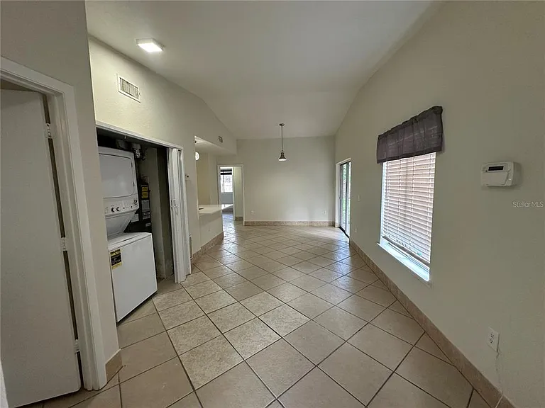 1000 Dolphin Dr — Photo 2