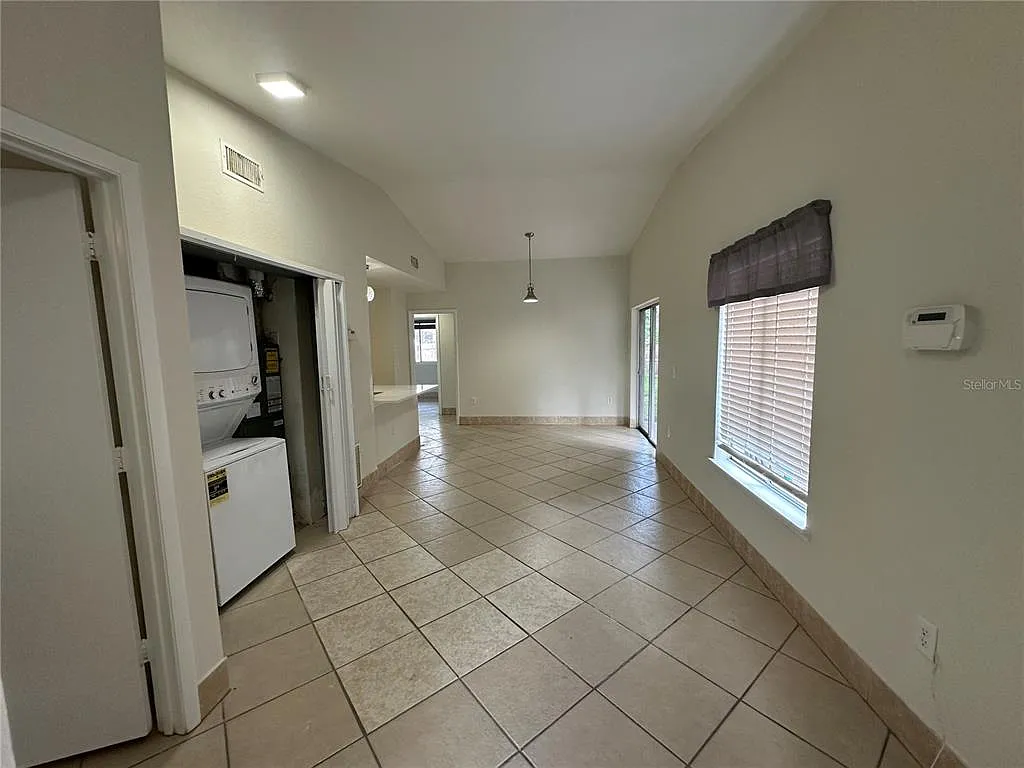 Building Photo - 1000 Dolphin Dr