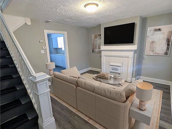 4th image of 2805 Riverview St