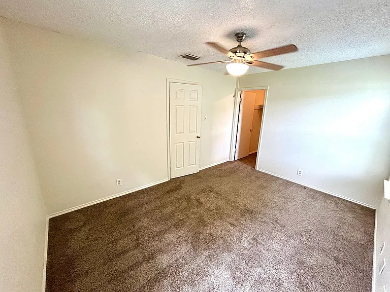 3607 Bremen Ave — Photo 11