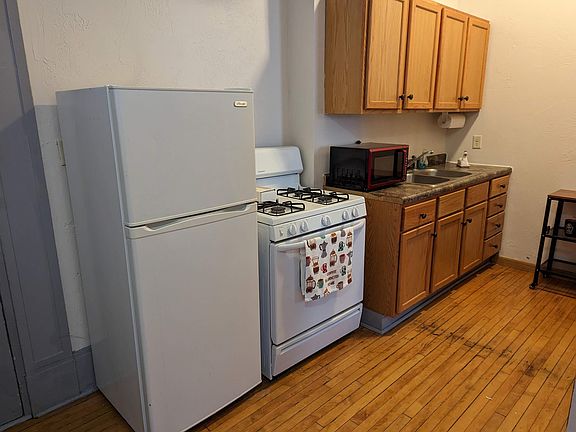 4th image of 524 Jefferson St #11004663