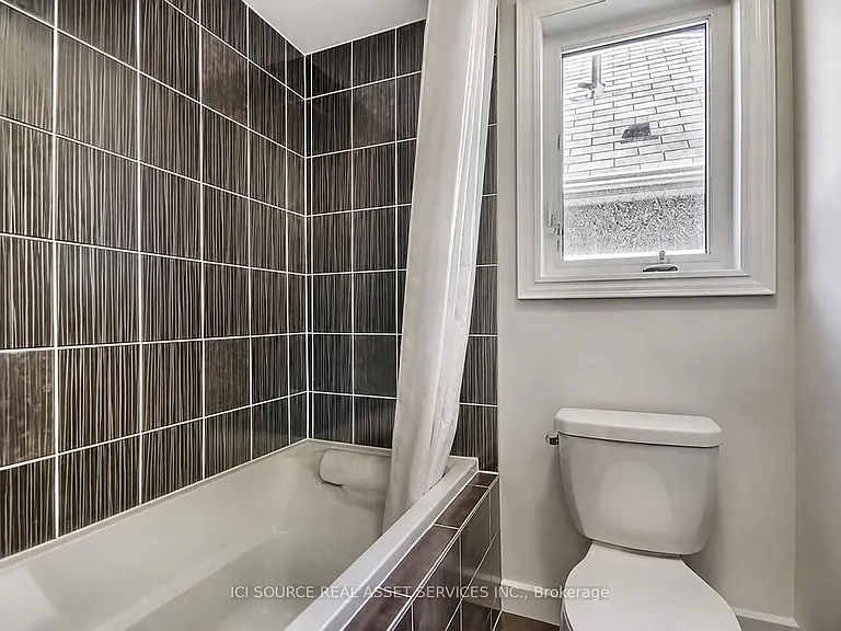 739 Clifford Perry Pl — Photo 28