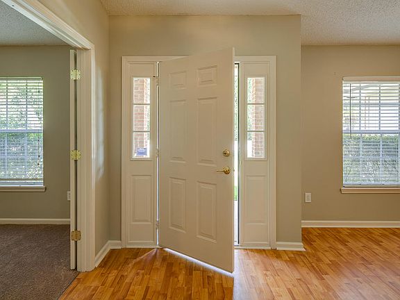 3rd image of 11563 Collins Creek Dr