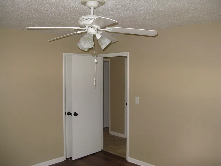 600 Larry Dr — Photo 19