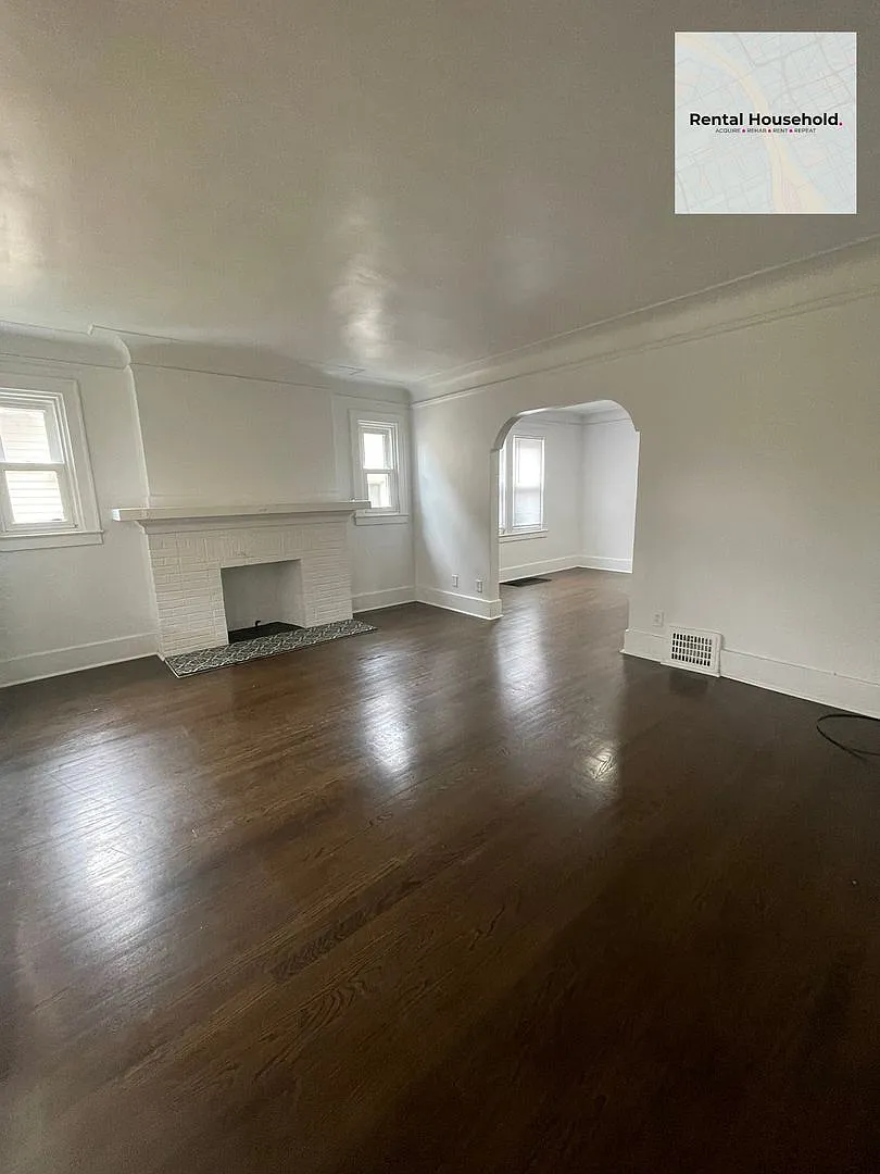2696 Pasadena St - IA — Photo 2