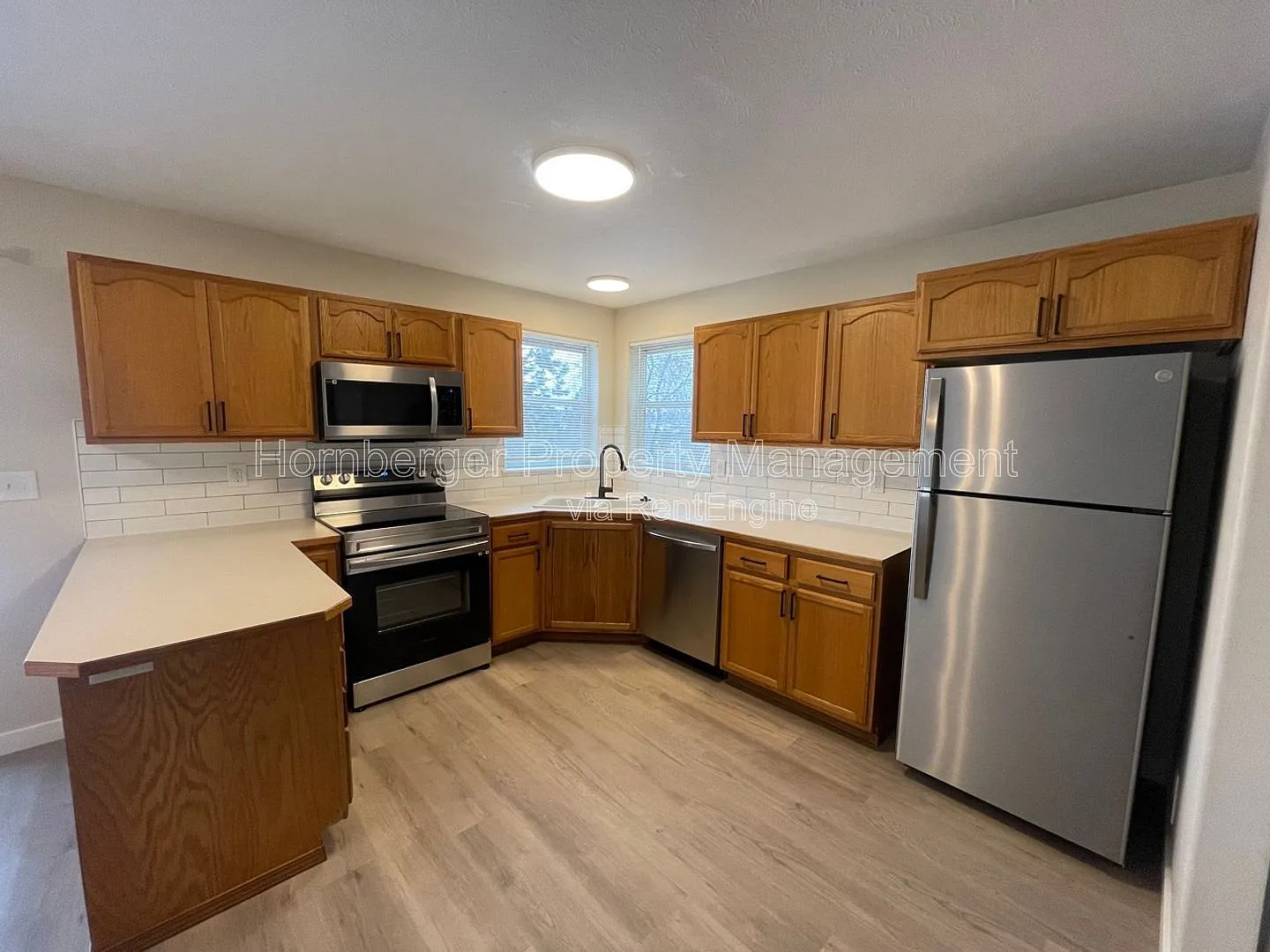 2 bed, 1.0 bath, 990 sqft, $1,395 — Photo 2