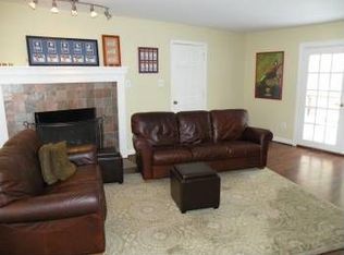 10240 Dunfries Rd, Vienna, VA 22181