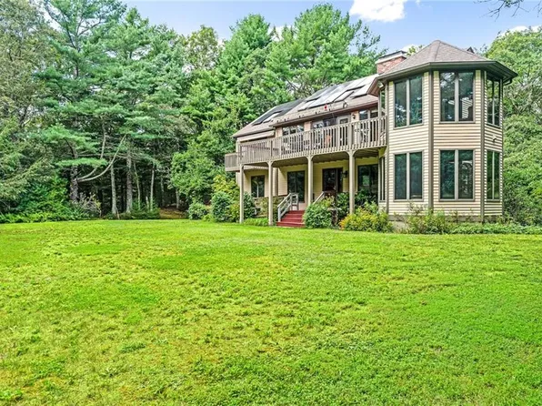 173 Iacuele Dr, South Kingstown, RI 02879