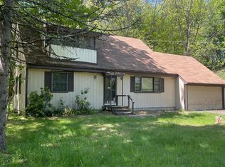 1118 Lake Of The Pines Blvd S, East Stroudsburg, PA