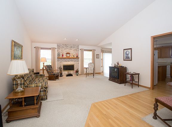 2nd image of 1331 Ginny Ln