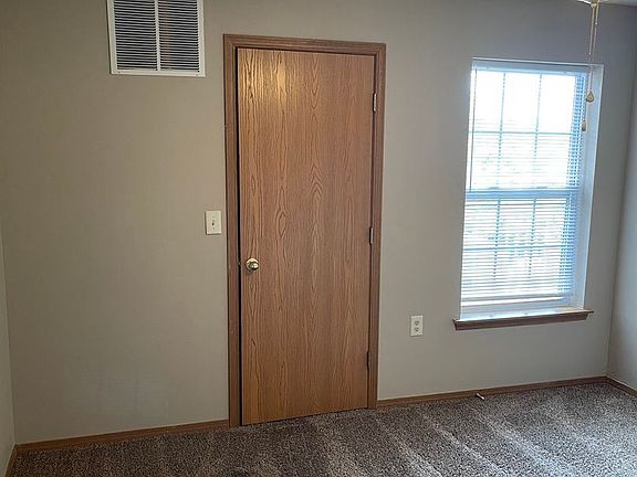 3rd image of 2650 N Barnes Ave #A-15