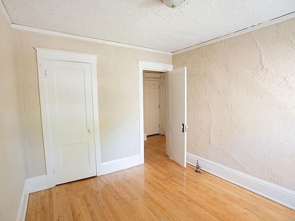 5th image of 3000 N Oakland Ave #6