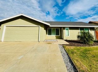 1558 Greenwood Way, Los Banos, CA 93635