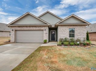 22002 Natures Cove Dr, Athens, AL 35613