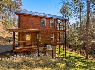1614 Lake Dr, Gatlinburg, TN 37738