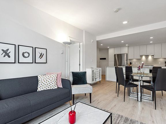 5th image of 700 Clarke Rd #101