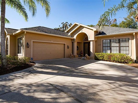 2nd image of 12216 Woodlands Cir