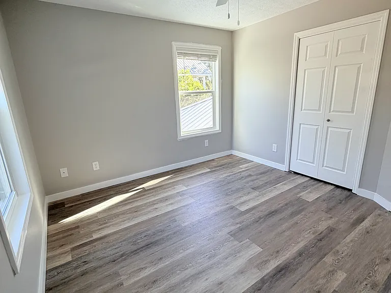 123 Seabreeze Cir — Photo 31
