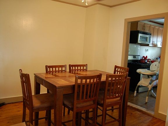 3rd image of 146 Delmonico Ave