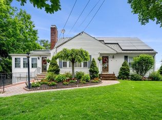 10 Corbett Rd, Lawrence, MA 01843
