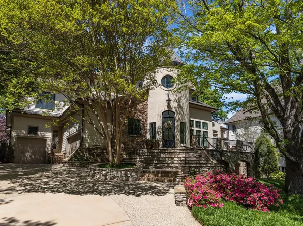 2117 Buckingham Rd, Raleigh, NC 27607