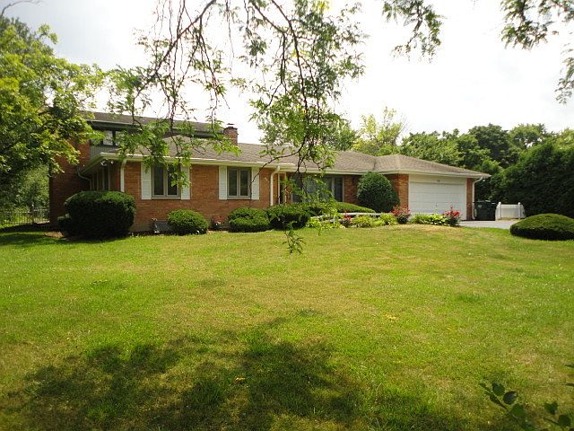 1st image of 290 Crescent Knl