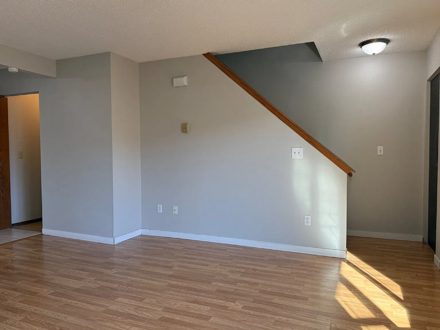 3 bed, 1.0 bath, 1080 sqft, $1,395 — Photo 3