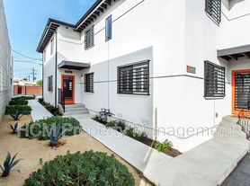 9009-9011 S Normandie Ave, Los Angeles, CA