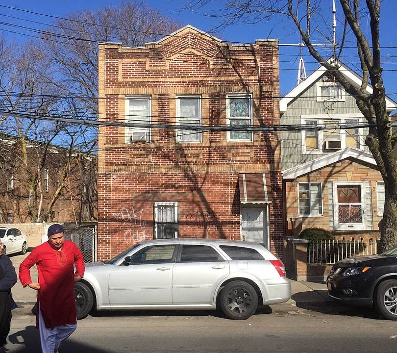 1st image of 8681 102nd St