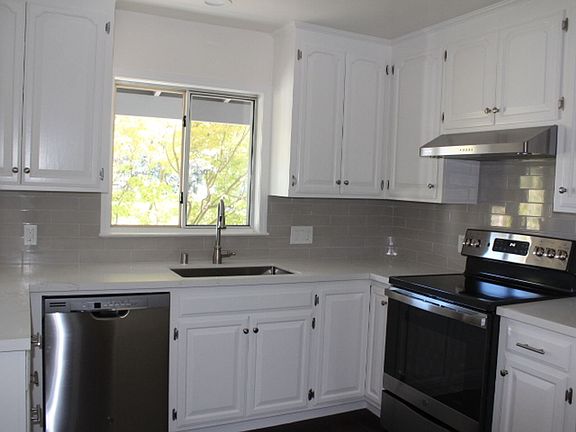 4th image of 1438 Parrott Dr