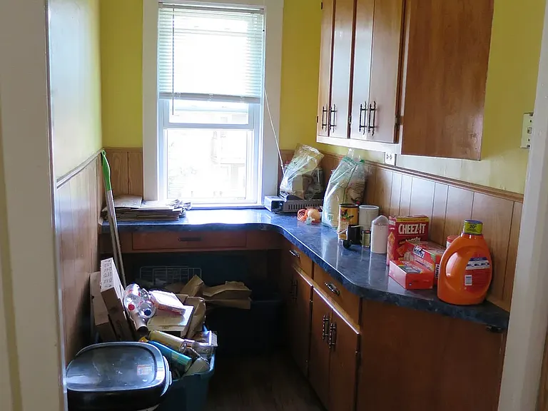35 Crocker St #2R — Photo 8