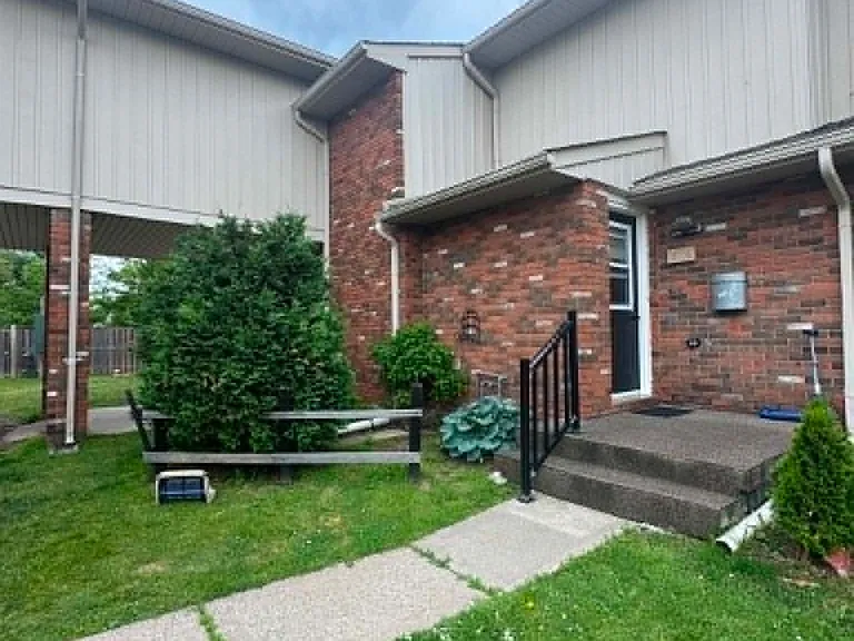 100 Brownleigh Ave #256 — Photo 11