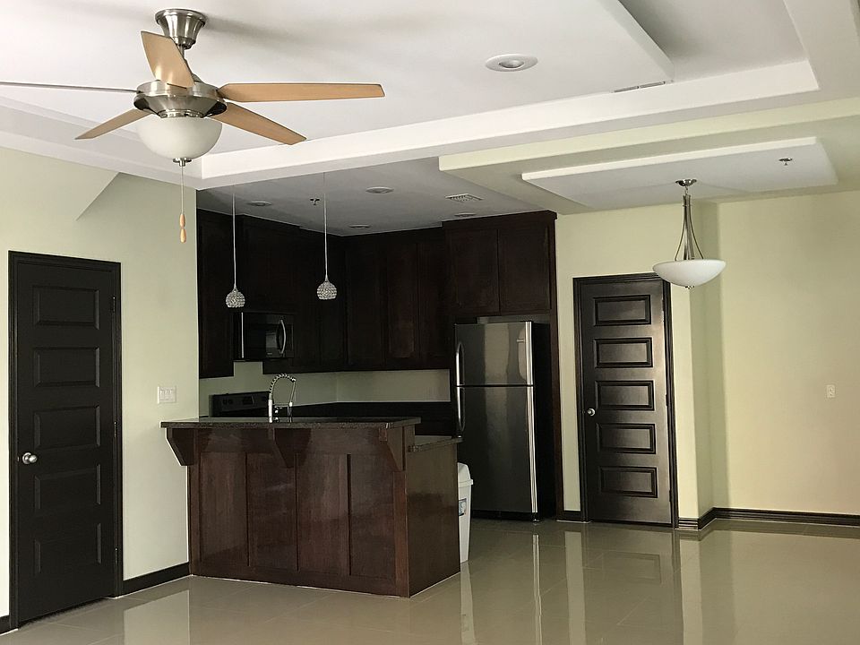 1st image of 1308 E Daffodil APT B