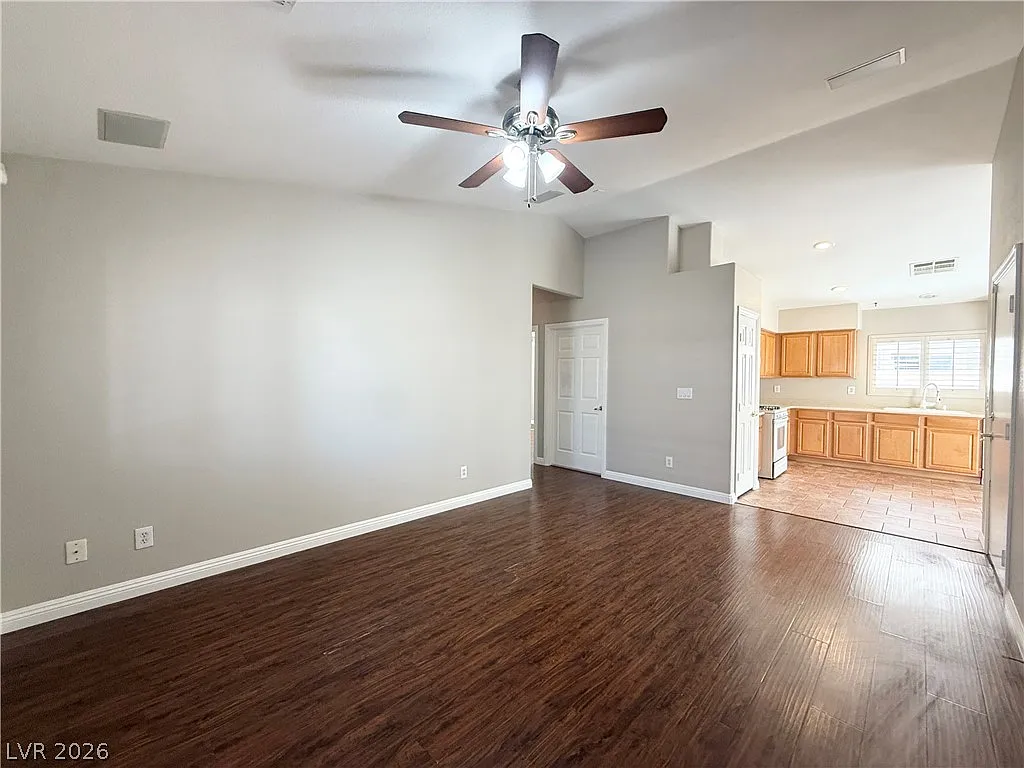 2 bed, 2.0 bath, 1006 sqft, $1,640 — Photo 3