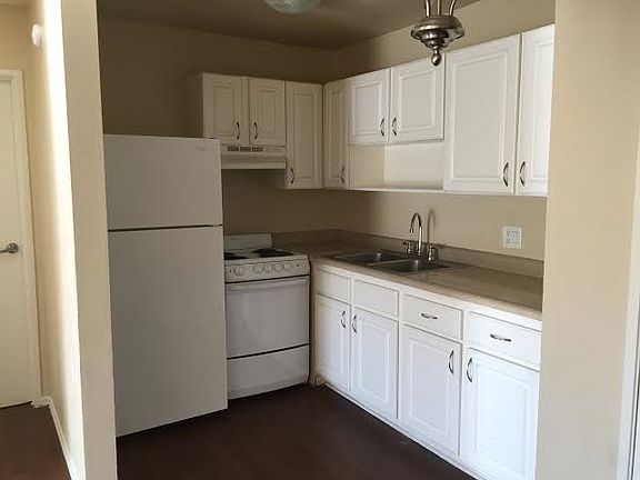 3rd image of 7528 Simpson Ave