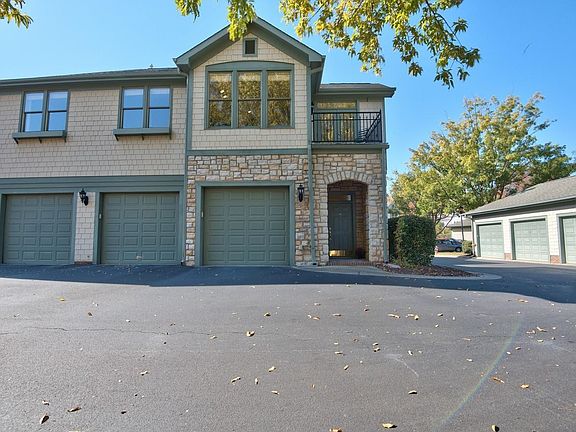 3rd image of 301 Presque Isle Ln #301