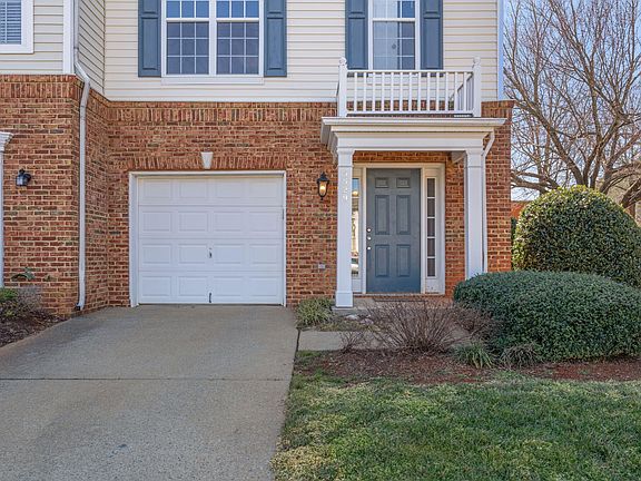 2nd image of 5529 Golden Arrow Ln