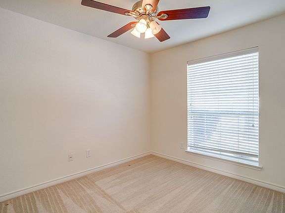 4th image of 1134 Grove Ct