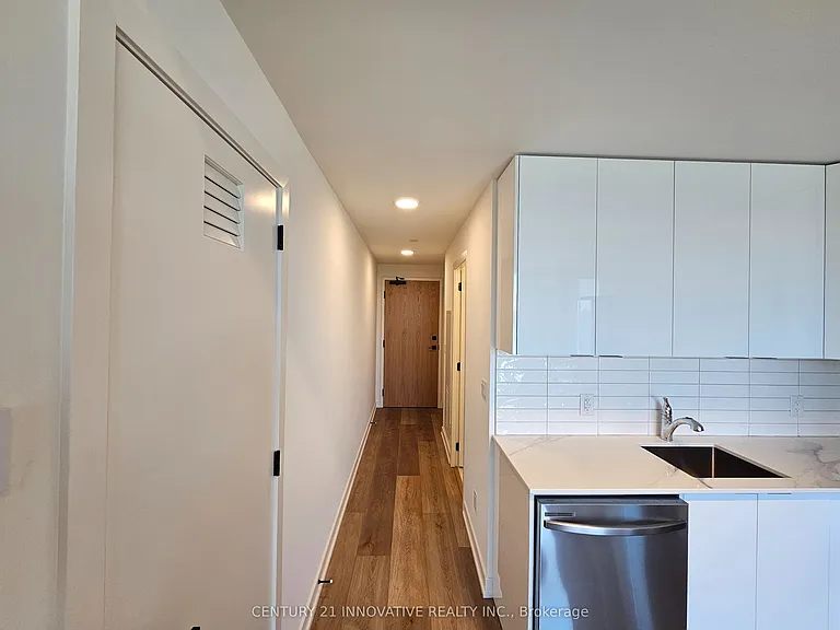 33 Erie Ave #702 — Photo 11