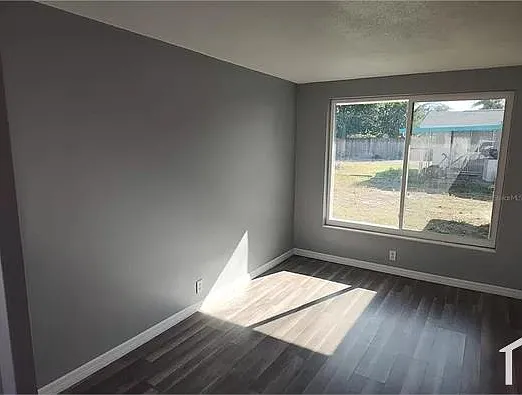 3 bed, 1120 sqft, $2,200 — Photo 3
